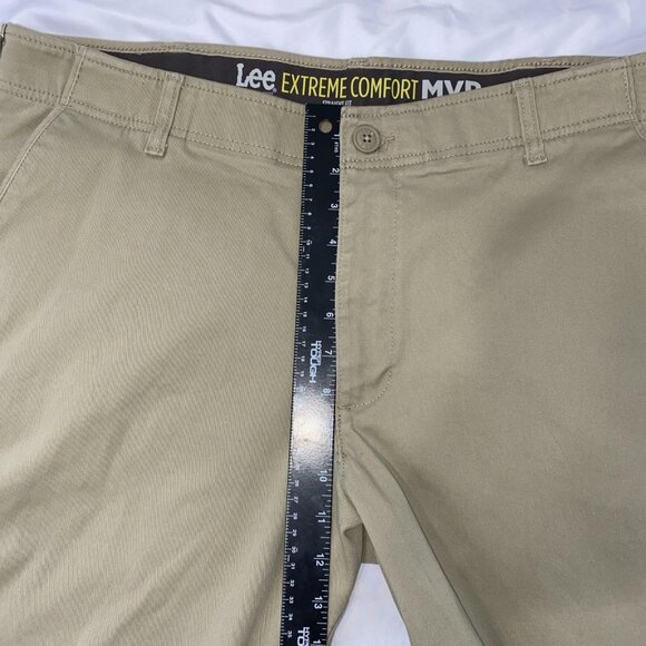 Lee Extreme Comforts MVP Straight Fit 40x30 Beige - Picture 5 of 8